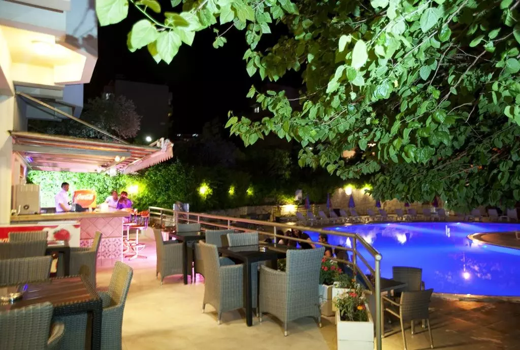 marbel by palm wings_shabavizparvaz_06.jpg